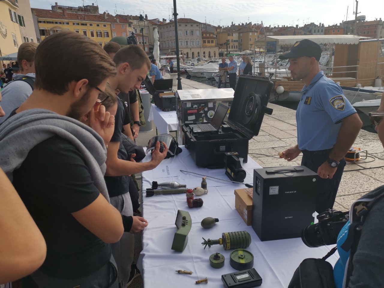 IMG-52973d71587782d68fd066b2d712d91d-V