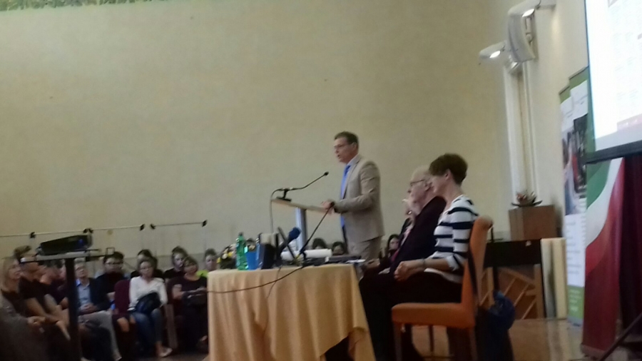 Partecipazione alla conferenza nell'ambito della Settimana della cultura italiana nel mondo &bdquo;Tra ragione ed emozione. Il teatro di Giuseppe O. Longo&ldquo;.