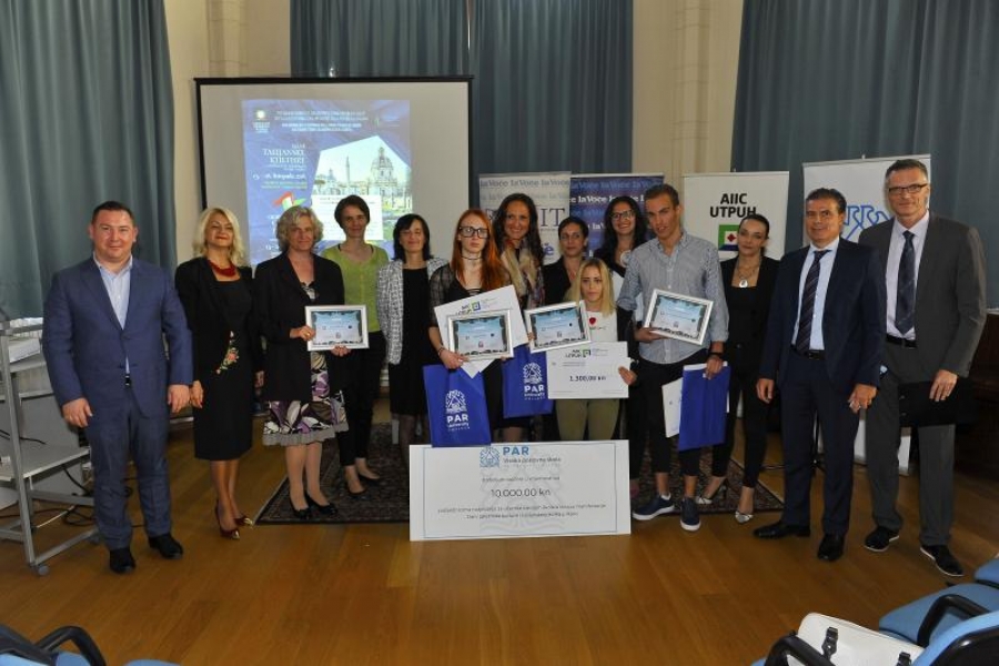 Gaia Poretti premiata al Concorso letterario "L'italiano e la rete, le reti per l'italiano"