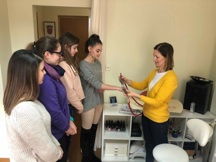 Le estetiste in visita al centro estetico "Venera"