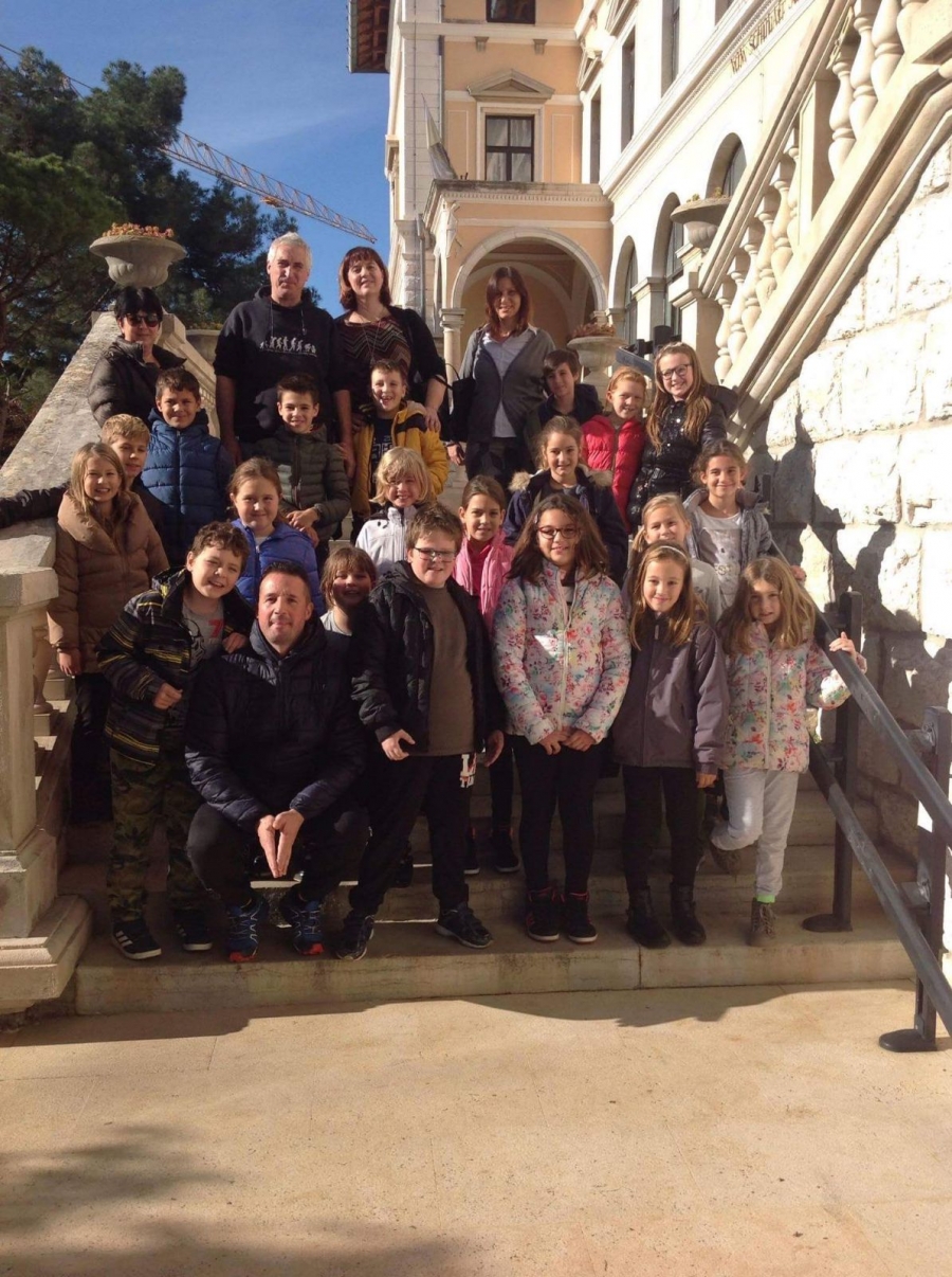 Gli alunni della SEI "B. Benussi" in visita alla SMSI nell'ambito del progetto "Scuola, casa, famiglia"