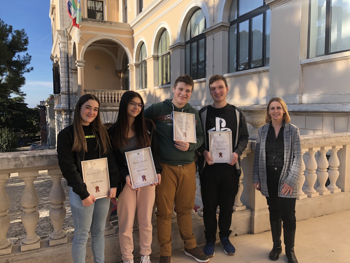 Piazza pulita al Festival dell'istrioto