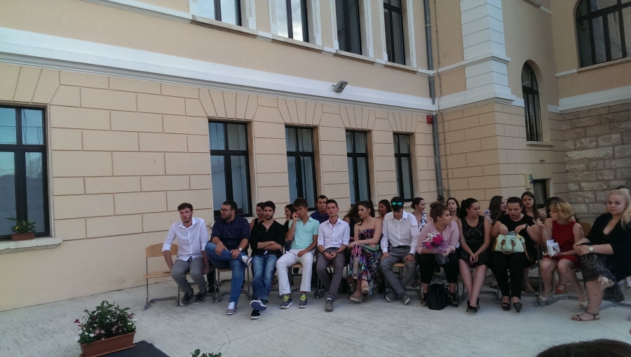 Conferimento delle pagelle e dei diplomi ai maturandi