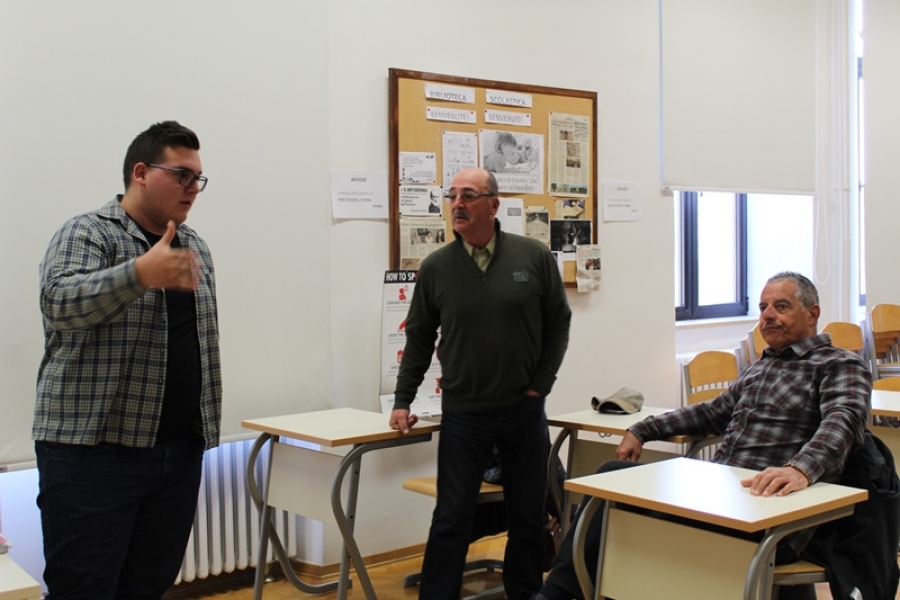 Dimostrazione delle arie da nuoto presso la SMSI