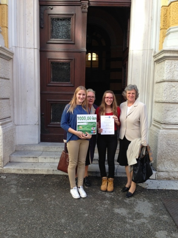 LORENZA ANNA PUHAR E MARTINA &Scaron;U&Scaron;TIĆ  VINCONO IL PREMIO &bdquo;MINIGUIDA DELLA MIA CITT&Agrave;&ldquo;