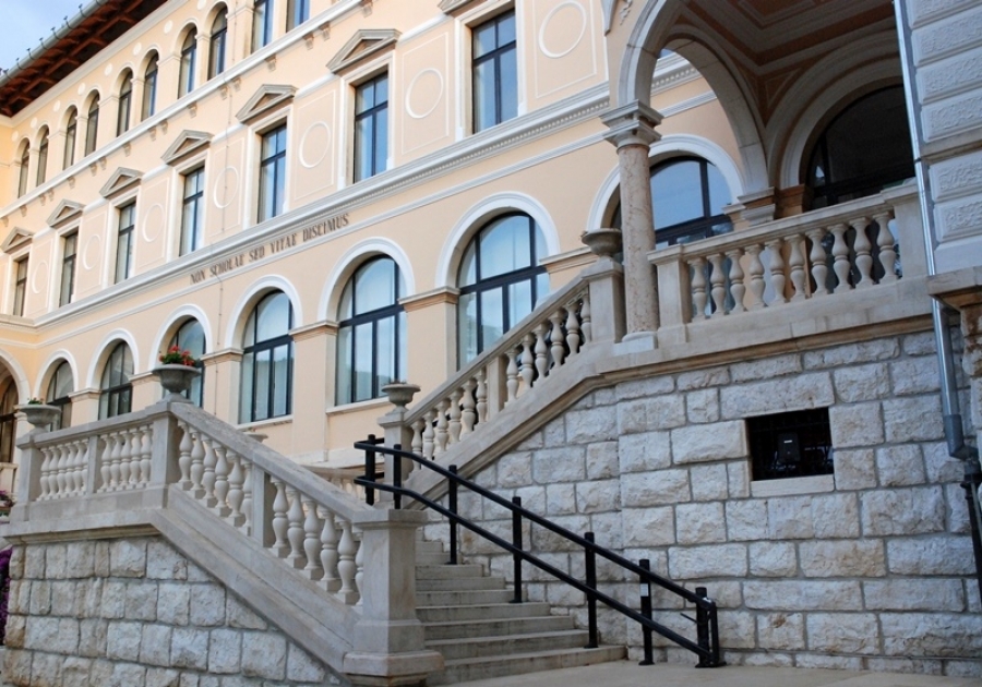 Inizio delle lezioni (anno scolastico 2015/2016) ELENCO DEGLI ALUNNI ISCRITTI ALLE PRIME CLASSI