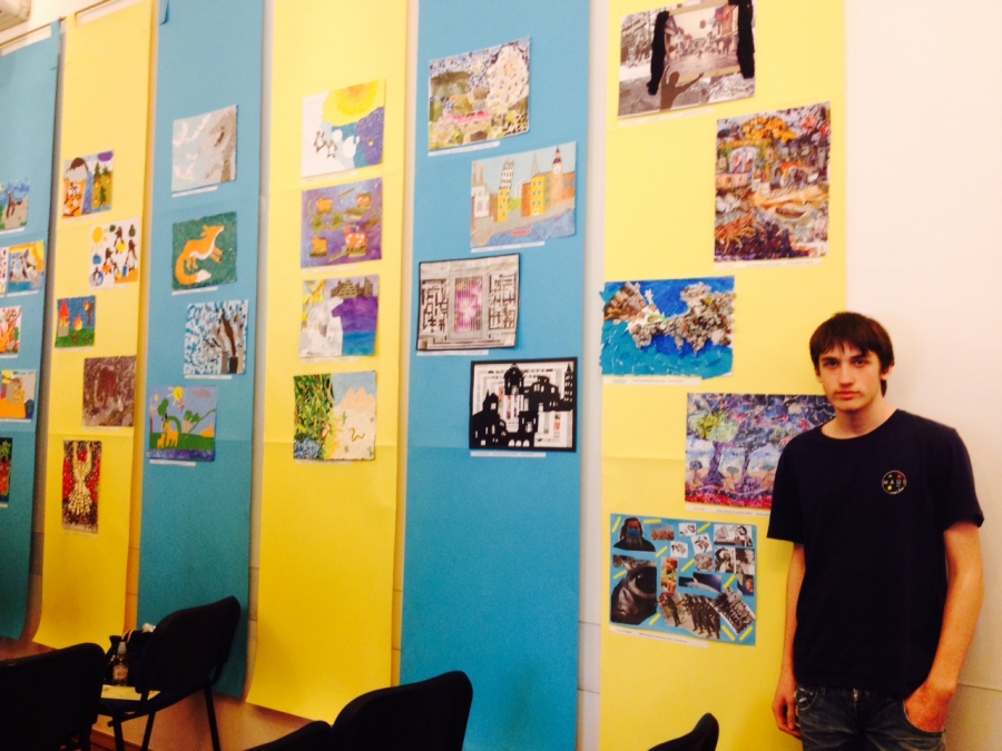 Timi Validžić ritira il premio al concorso "L'Europa a scuola"