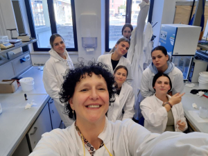 AL LAVORO PER IL MERCATINO DI NATALE: LA CREATIVIT&Agrave; DELLE NOSTRE ALLIEVE ESTETISTE MEDICHE!