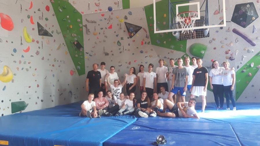 A lezione di arrampicata